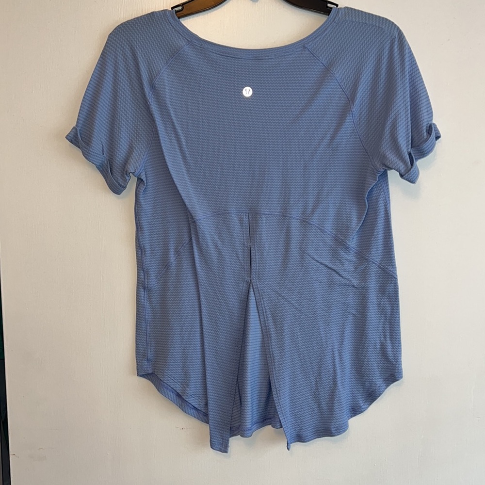 Lululemon top - Picture 2 of 4